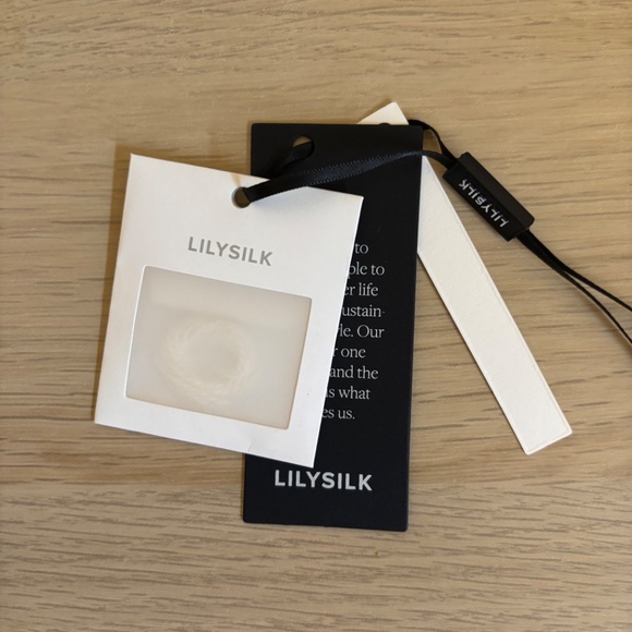 Lilysilk Merino Wool Sweater - Picture 7 of 7